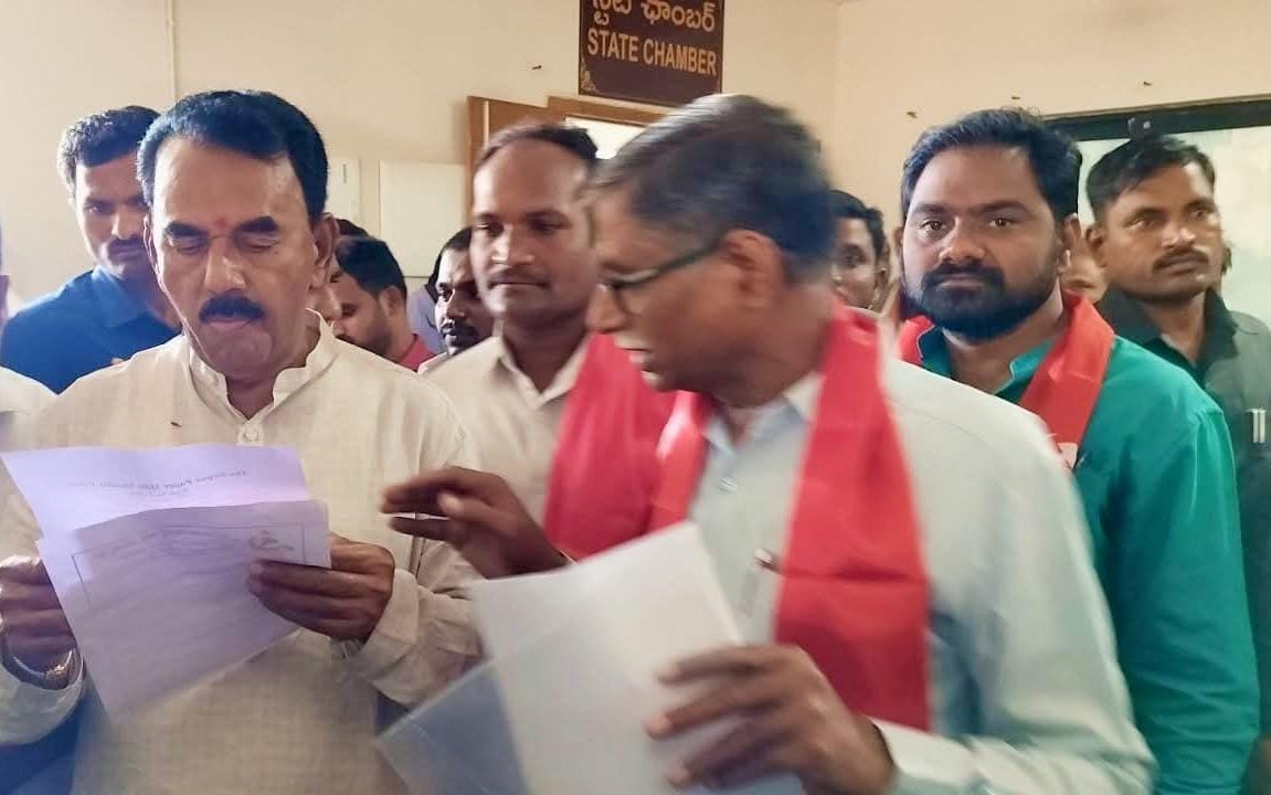 జిల్లాలో వంతెనలు నిర్మించాలని వినతి
