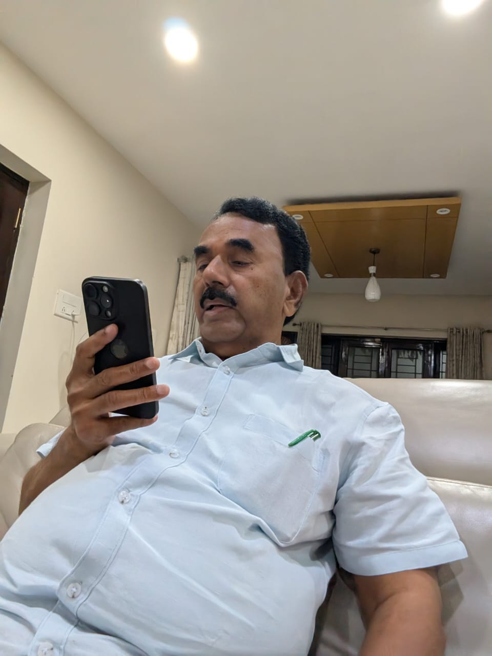 క్షేత్రస్థాయిలో అధికారులు అందుబాటులో ఉండాలి