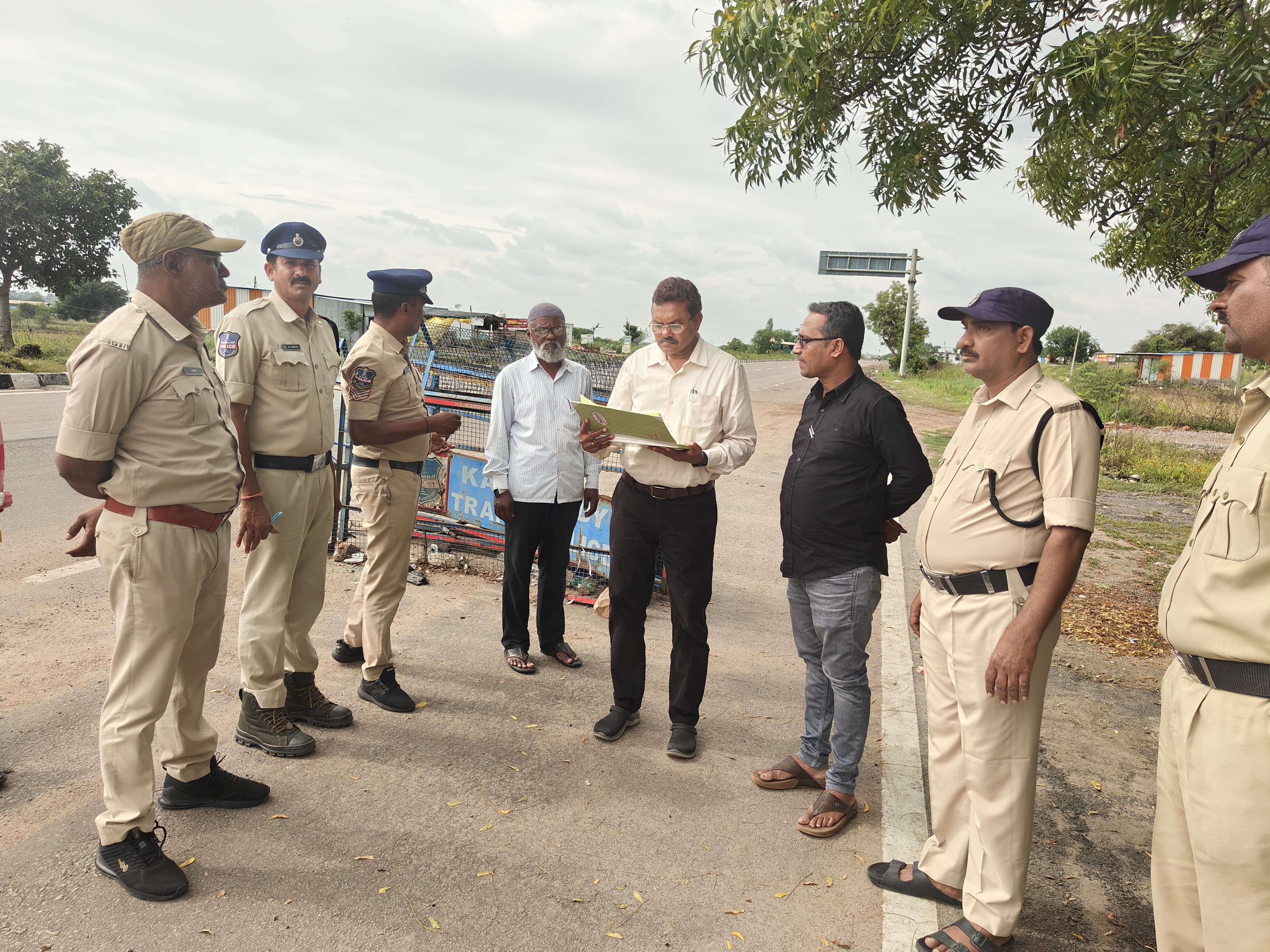 రైతులకు ఎలాంటి ఇబ్బందులు కలగకుండా చూడాలి